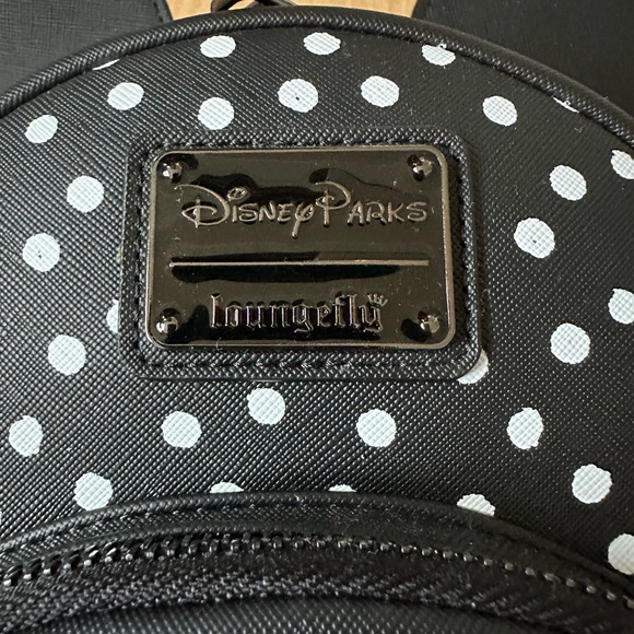 LoungeFly Minnie Mouse Backpack NWT - Picture 2 of 6
